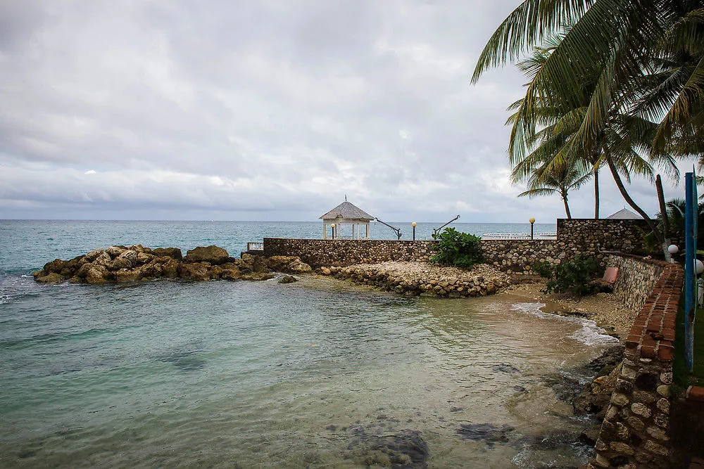 Tropical Court Inn New Kingston